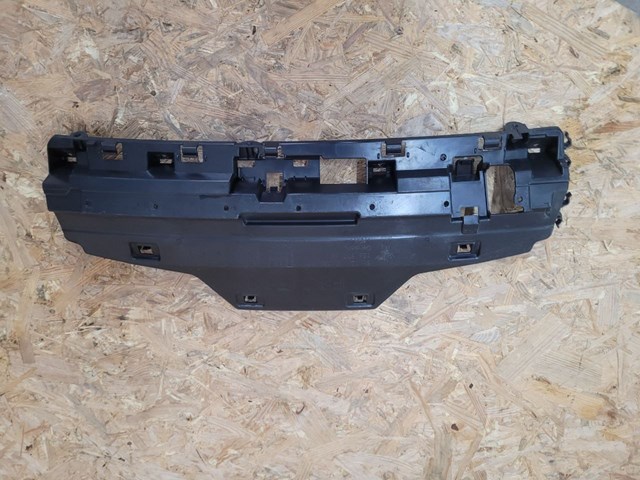 Кронштейн бампера заднього, центральний 51127256921 BMW