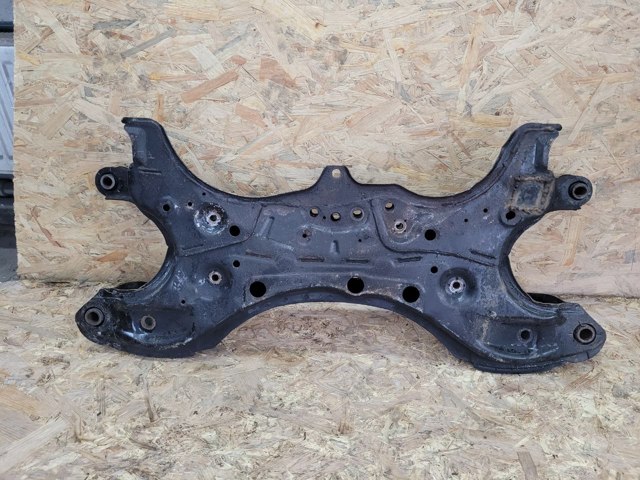 Передня балка 5120105070 TOYOTA