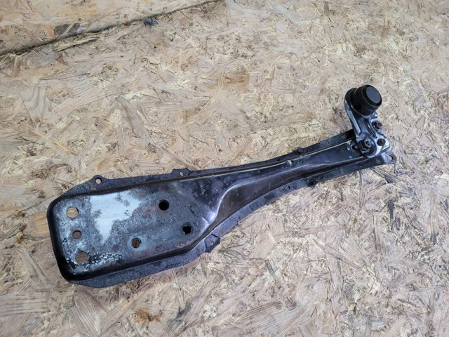 Балка кріплення двигуна 5120405022 TOYOTA
