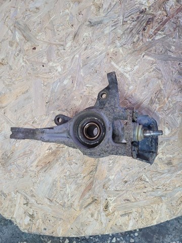 Цапфа поворотна права 517162H100 TOYOTA