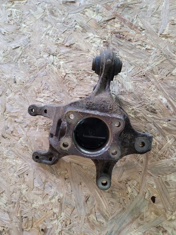 Цапфа поворотна права 527202H000 HYUNDAI