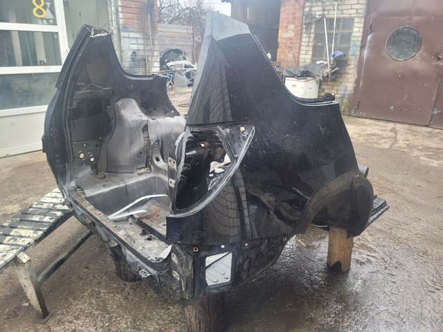 Бічна частина задні праві 6160142070 TOYOTA
