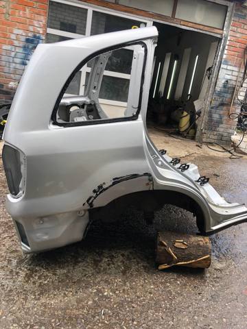Бічна частина задні праві 6161042190 TOYOTA