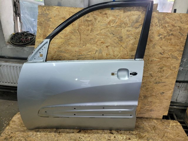 Дверь передня ліва 6700242080 TOYOTA