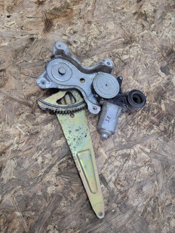 Склопідйомник задніх лівих дверей 6980442020 TOYOTA