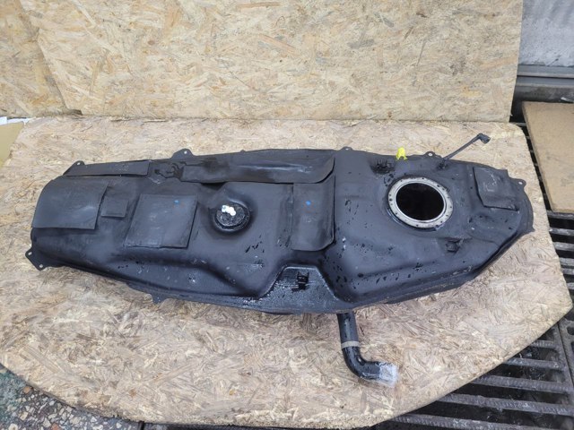 Бензобак Тойота Рав 4 3