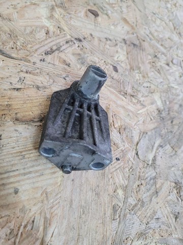 Подушка радіатора охолодження, нижня 7P0121079 VAG