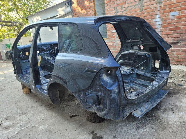 Крило заднє праве 7P6809844B VAG