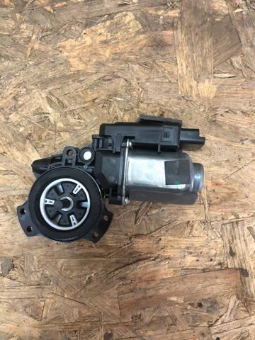 Двигун склопідіймача двері передньої, лівої 824502T010 HYUNDAI