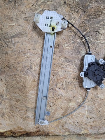 Склопідйомник задніх правих дверей 834021R010 HYUNDAI