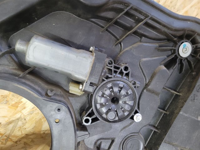 Двигун стеклопод'емника двері задньої, правої 834603S001 HYUNDAI