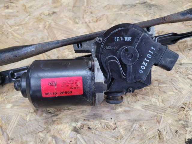Мотор склоочисника передній 981102P900 HYUNDAI