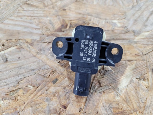 Датчик AIRBAG передній A1668210351 MERCEDES