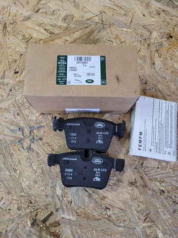 Задні дискові колодки LR110327 LAND ROVER