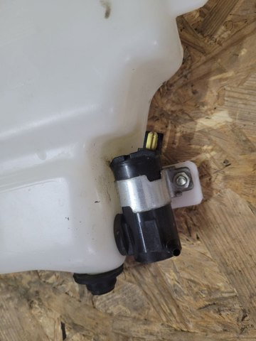 Двигун бачка омивача MB358361 MITSUBISHI