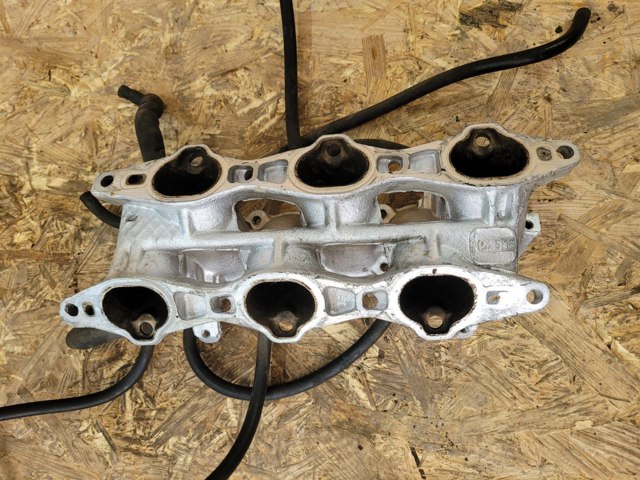 Колектор впуск нижній MD360243 MITSUBISHI