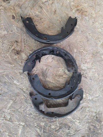 Колодки стоянкового гальма MN102645 MITSUBISHI