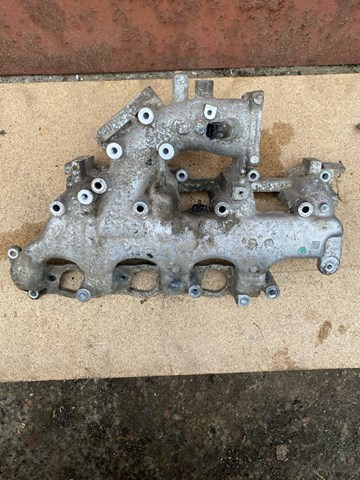 Колектор впускний 1540A046 MITSUBISHI