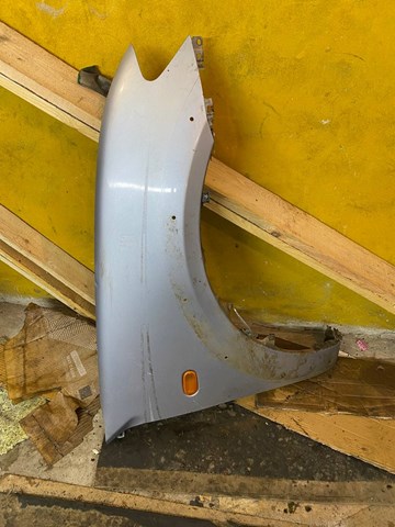 Переднє праве крило 5220A820 MITSUBISHI