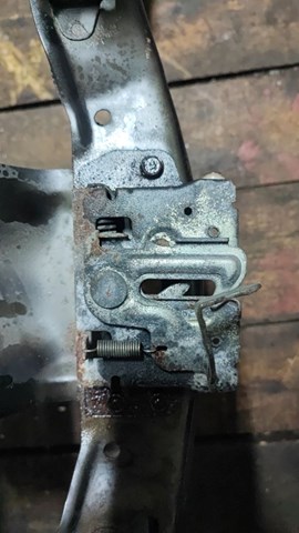 Замок капота 5908A056 MITSUBISHI