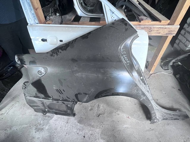 Крило заднє праве 6161150050 TOYOTA