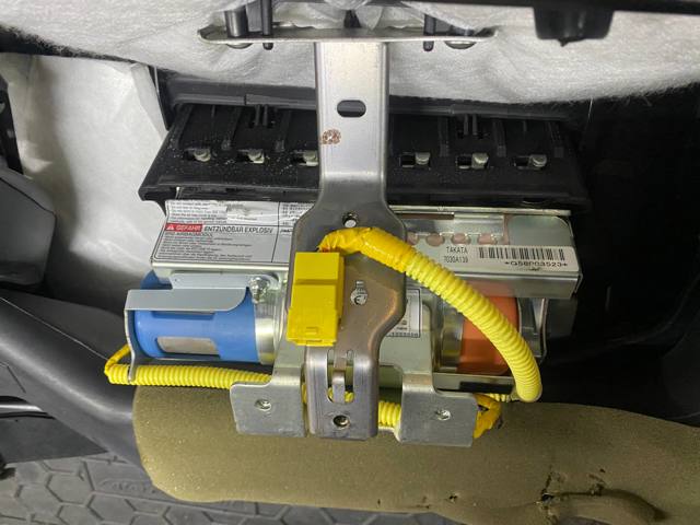Установка подушки безпеки пасажира 7030A836 MITSUBISHI