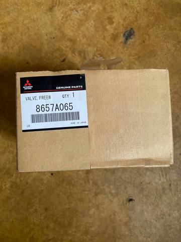 Клапан включення переднього моста 8657A065 MITSUBISHI