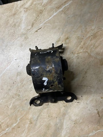 Ліва подушка двигуна MN101574 MITSUBISHI
