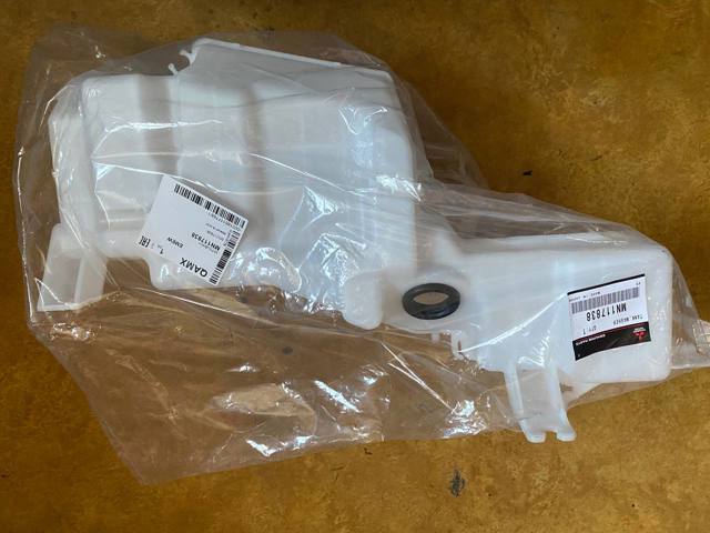 Бачок омивайки MN117838 MITSUBISHI
