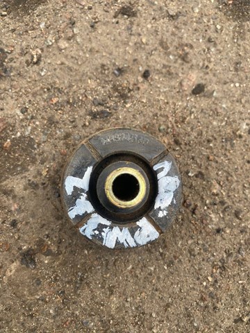Подушка амортизатора переднього MR374547 MITSUBISHI