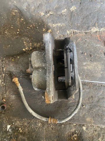 Скоба супорта переднього MR407680 MITSUBISHI