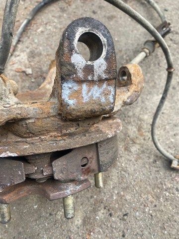Кулак поворотний правий MR418066 MITSUBISHI
