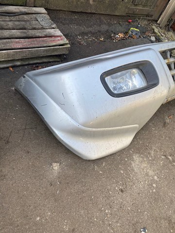 Переднє праве ікло бампера MR520210 MITSUBISHI
