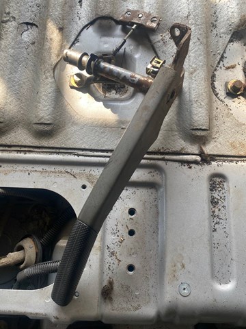 Важіль ручника MR617124 MITSUBISHI