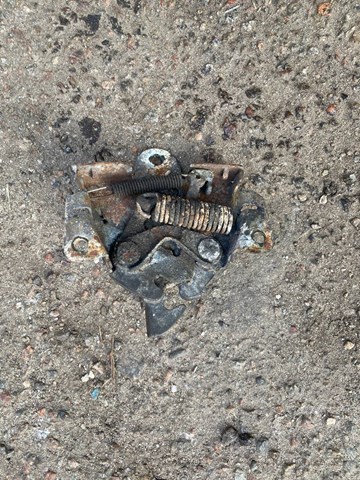 Замок капота MR970984 MITSUBISHI