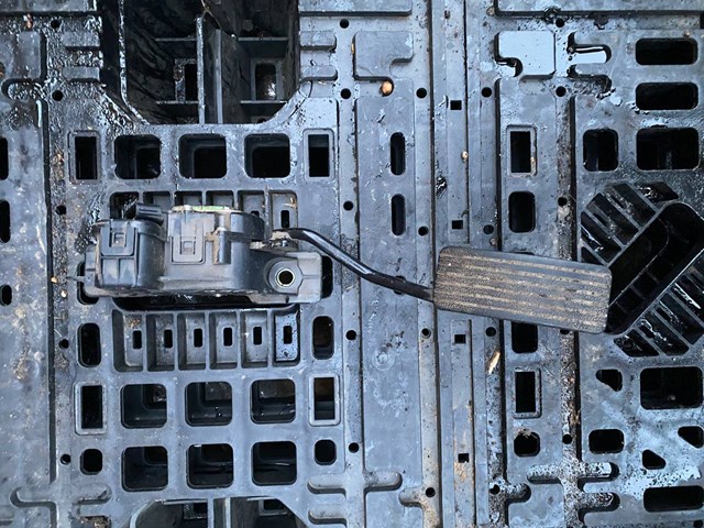 Педаль газу (акселератора) MR992932 MITSUBISHI