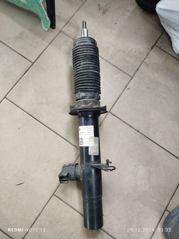 Ліва передня стійка 37106896439 BMW