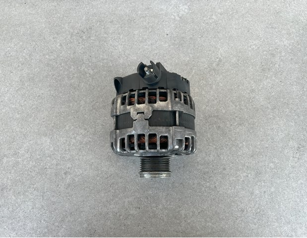 Авто генератор 0125812014 BOSCH