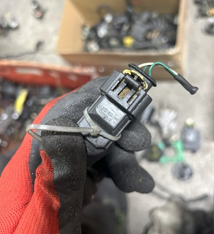 Датчик положення распредвалу 0232103046 BOSCH
