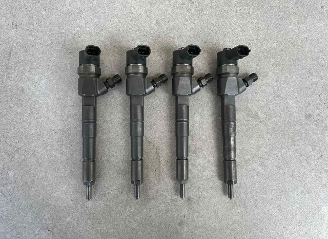 Форсунка паливна 0445110299 BOSCH