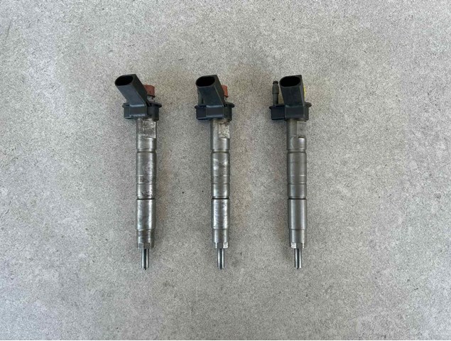 Форсунка дизельна в зборі, розпилювач + тримач 0445117030 BOSCH