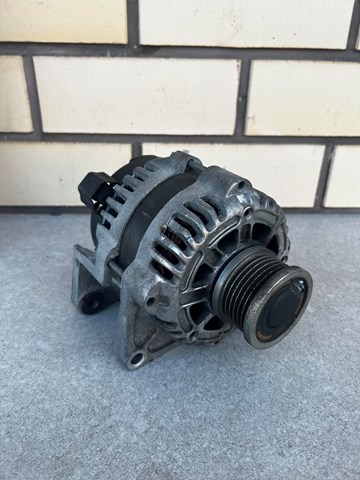 Авто генератор 13579666 GM