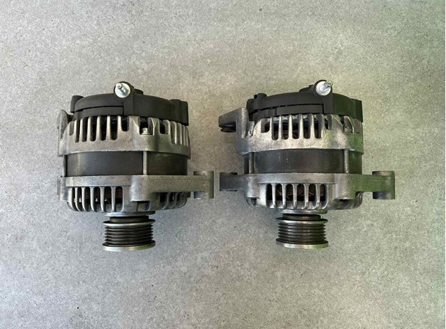 Авто генератор 13580078 GM