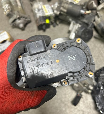 Дросільна заслінка в зборі 161203912R RENAULT