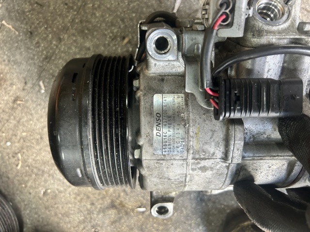 Компресор кліматичної установки 4371006141 DENSO