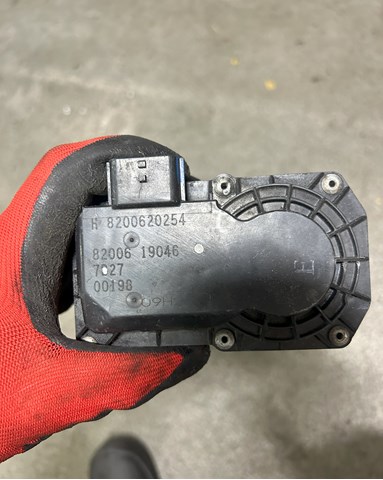 Дросільна заслінка в зборі 8200619046 RENAULT