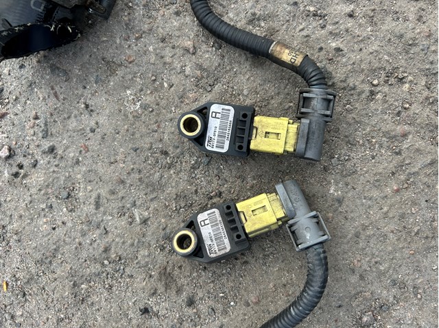 Датчик Ейрбег передній 891730F010 TOYOTA