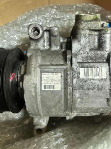 Насос кондиціонера 8KD260805 VAG
