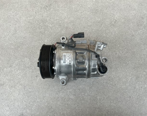 Насос кондиціонера 926001268R RENAULT