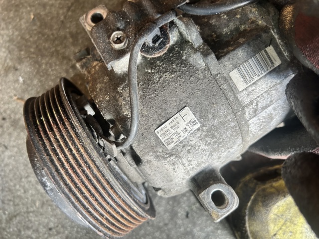 Компресор системи кондиціювання 926004MS1A NISSAN